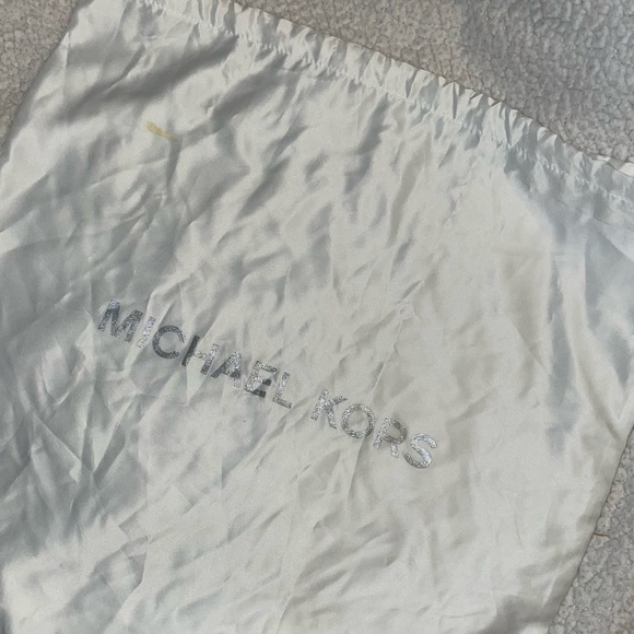 Michael Kors garment bag. - Picture 2 of 3